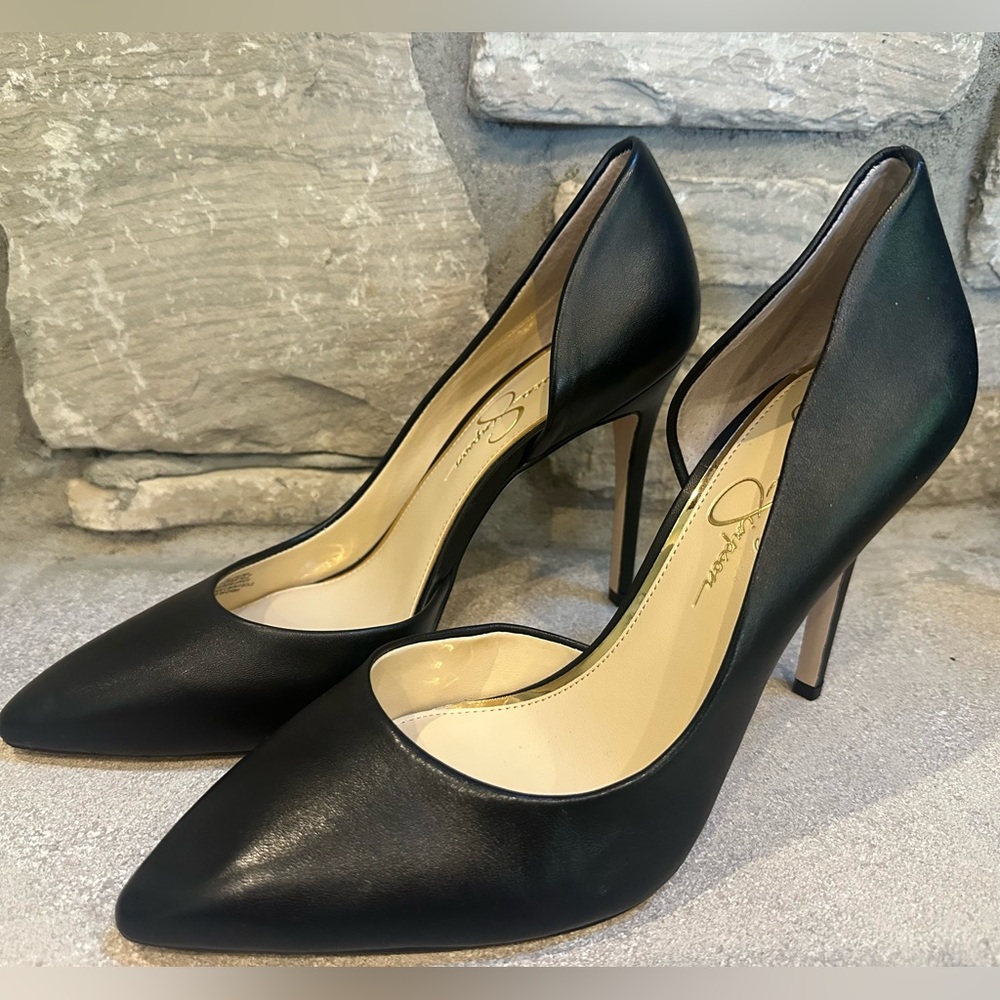 JESSICA SIMPSON Black Leather Pumps